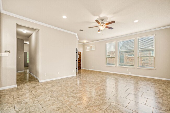 Building Photo - 4 BEDROOM FOR RENT- SEPARATE LIVING AREA - OFFICE