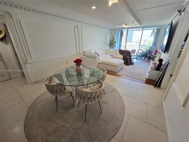 Foto del edificio - 1865 79th Street Causeway