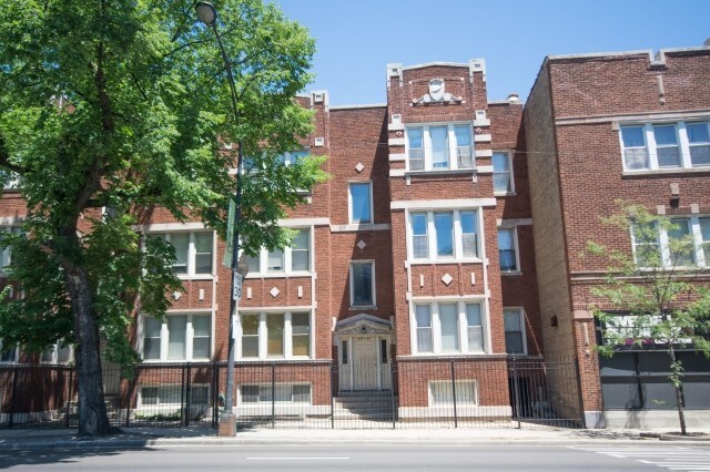 Primary Photo - 5783 N Ridge Ave