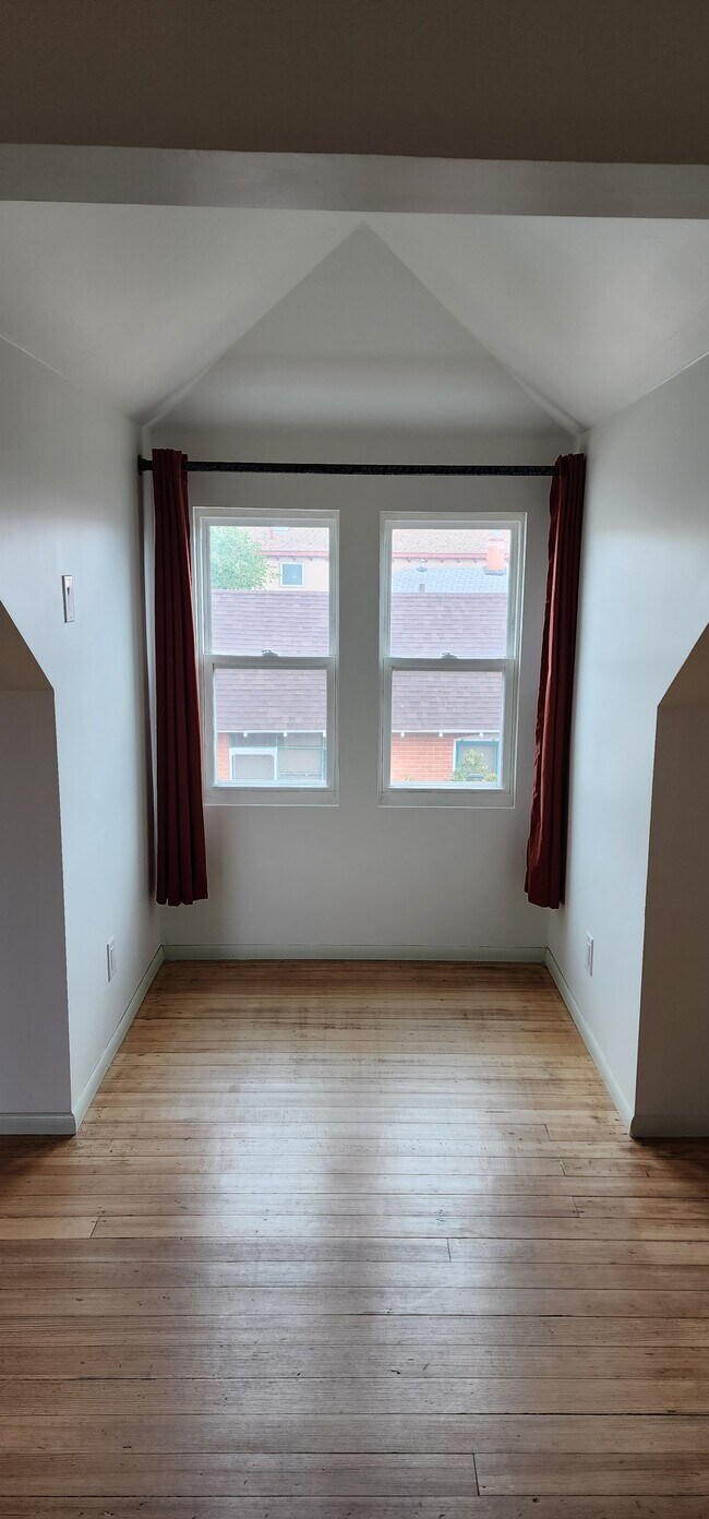 Foto del edificio - 523 Iron Ave SW