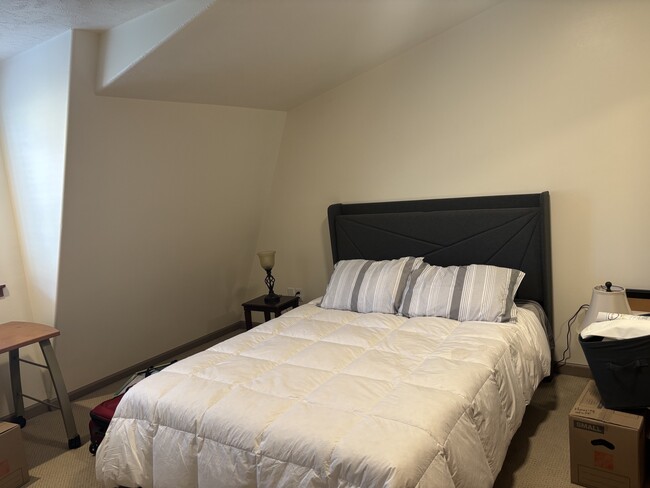 Bedroom 1 - 10303 N Stoneman Bluff Ln