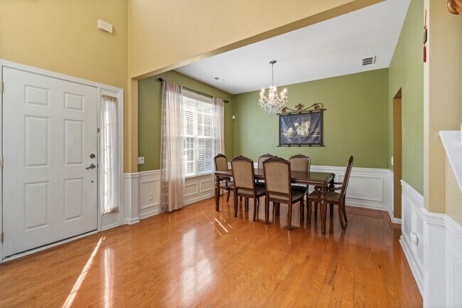 Building Photo - Beautiful 4 Bedroom, 2.5 Bath in Ballantyn...
