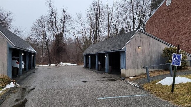 Foto del edificio - 13 Old Farms Ln