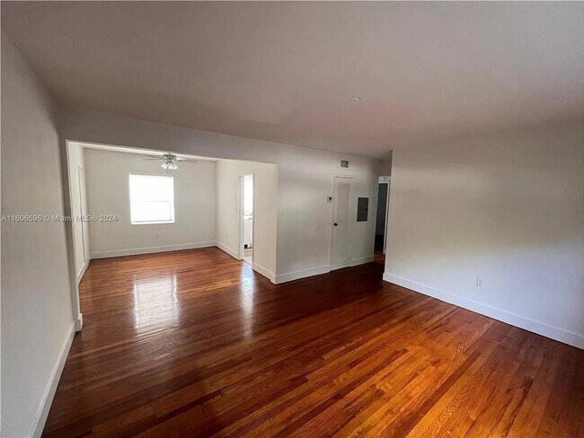 Foto del edificio - 7701 SW 55th Ave