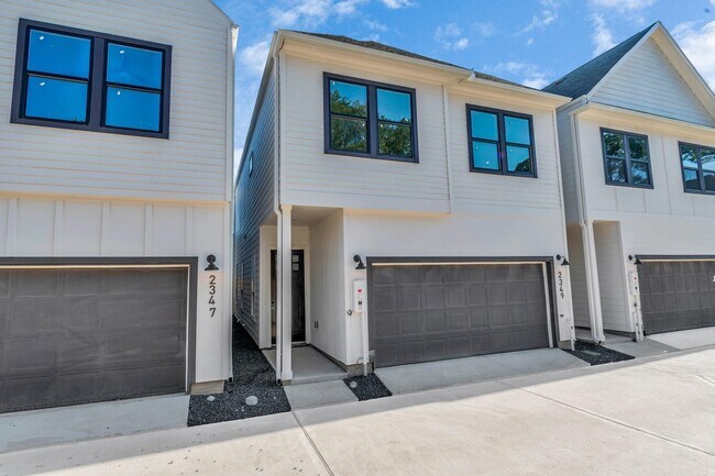 Foto del edificio - 2349 Hoskins Dr