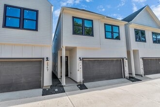 Building Photo - 2349 Hoskins Dr