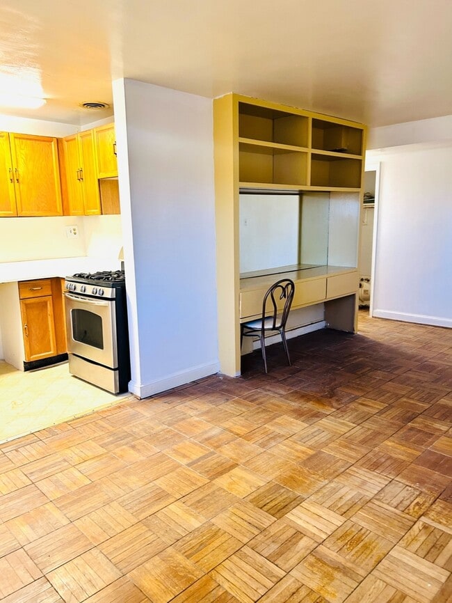 Foto del edificio - 1577 N Colonial Terrace