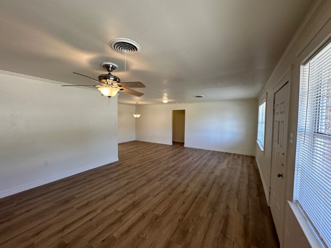 Building Photo - 317 Sunset Blvd