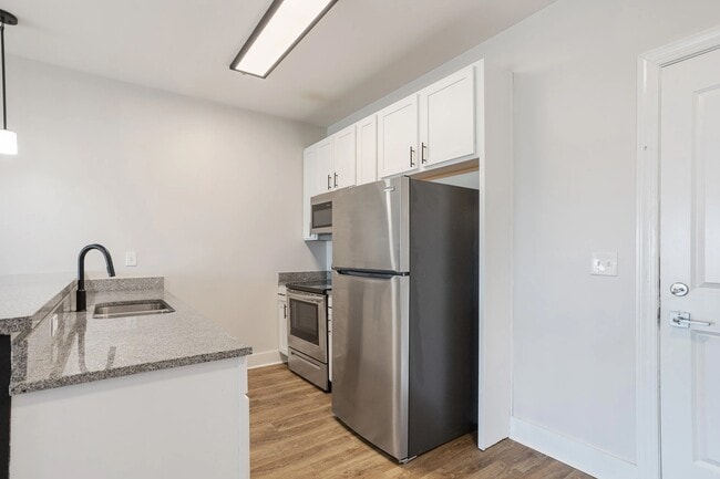 Photo - The Ellys Apartments