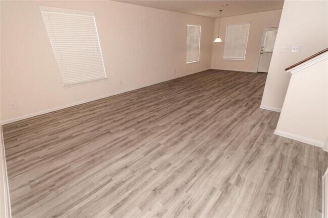 Building Photo - 6235 Brenwood Cir