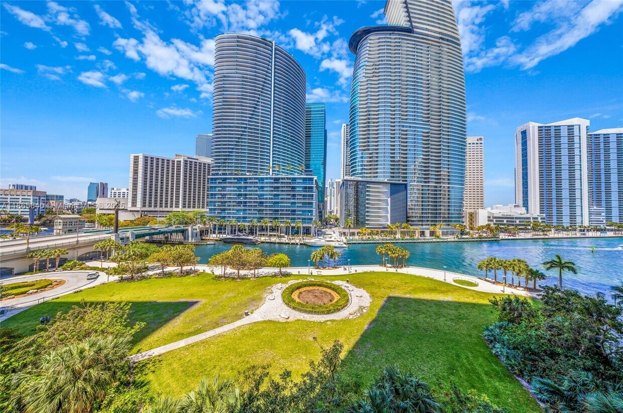 Foto principal - 475 Brickell Ave