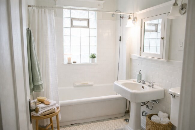 Foto del edificio - 417 11th Ave SE