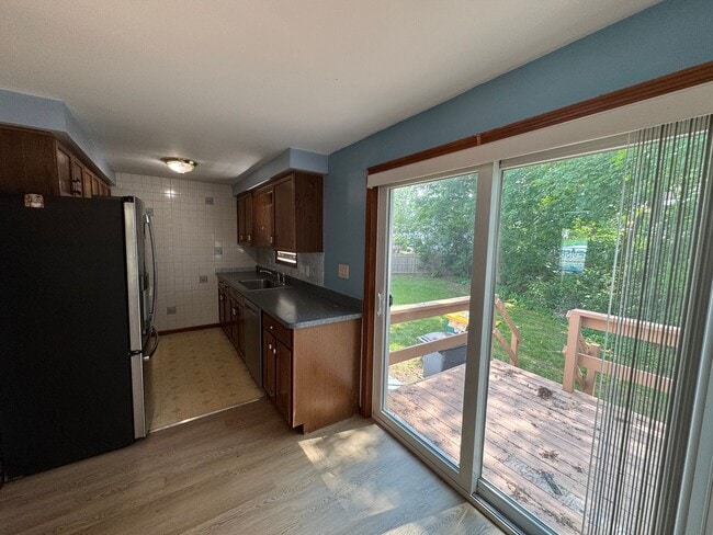 Building Photo - Woburn Townhouse| 2 Bed 1.5 Bath| Availabl...