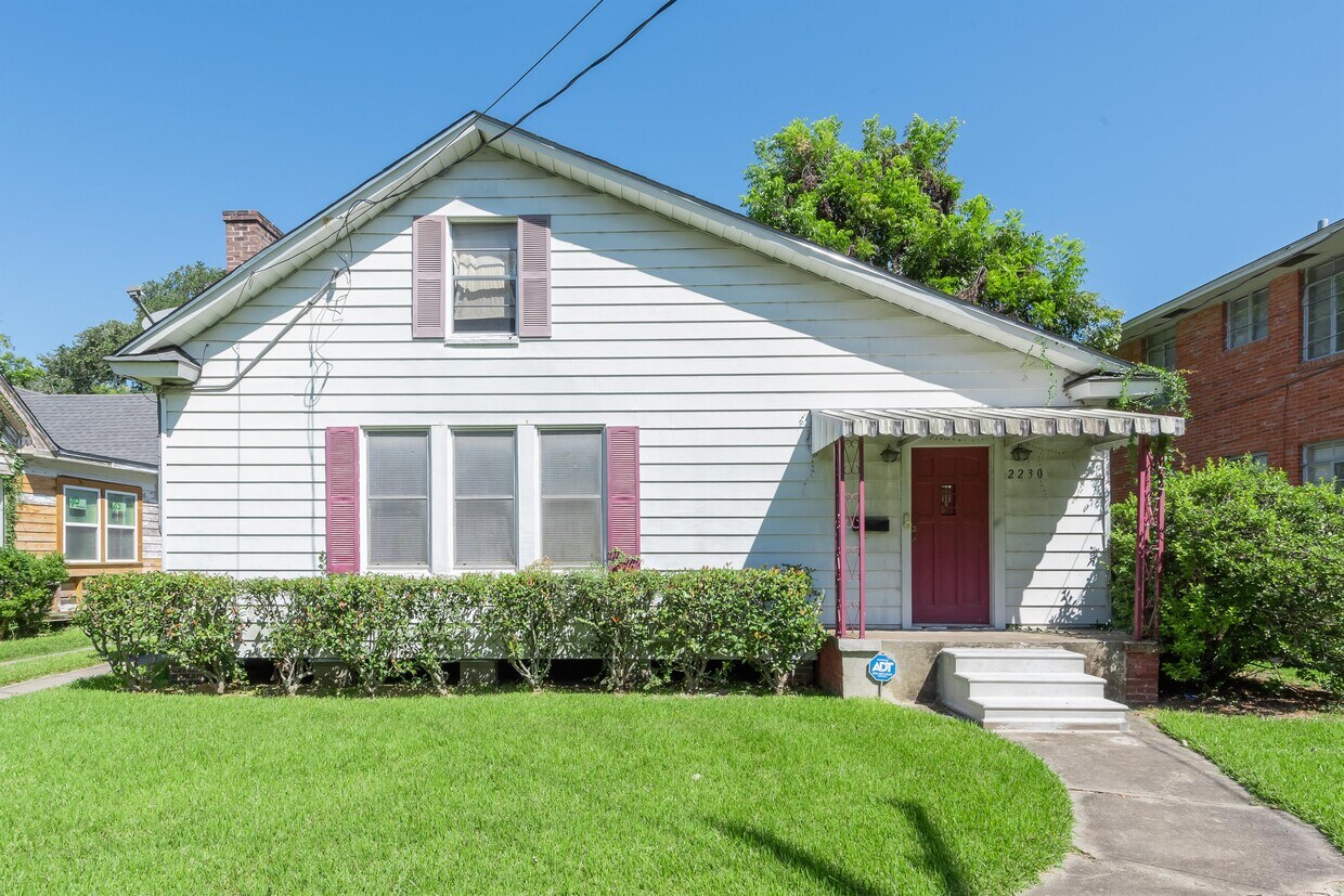 Primary Photo - 2230 Long St