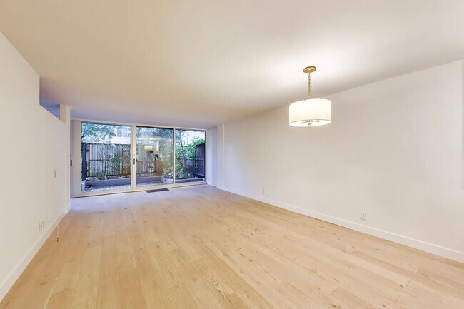 Foto del edificio - 2200 Sacramento St