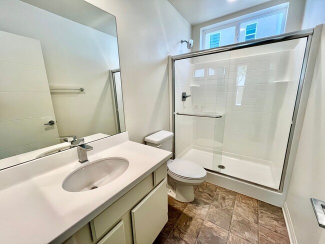 Building Photo - Beautiful 3B 3.5 BA Townhouse in Otay Ranch!