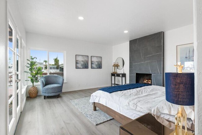 Foto del edificio - Stunning 5-Bed, 4-Bath Fully Furnished Hom...