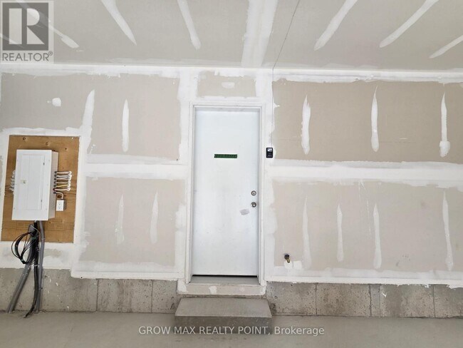 Photo du bâtiment - 7 Kingbird Cmn