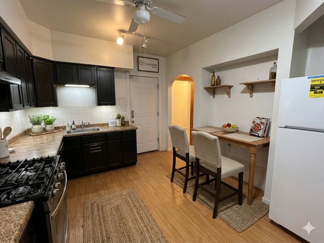 Shared Kitchen - 10222 S Lafayette Ave