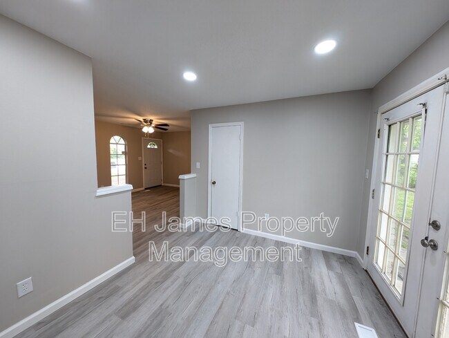 Foto del edificio - 2404 S 124th E Ave