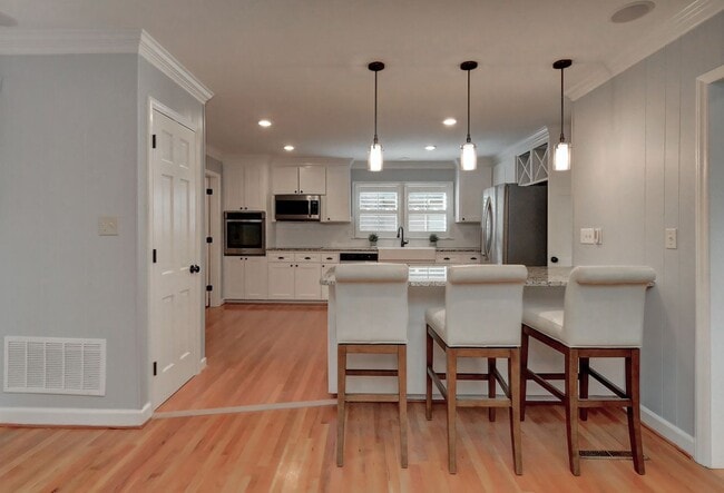Foto del edificio - 6338 Owenby Ct