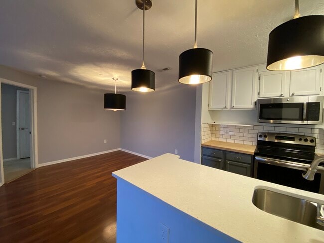 Building Photo - 2306 Pinzon Pl