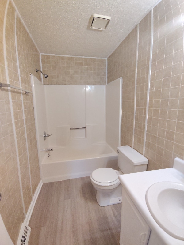 Foto del edificio - 33 Fonda Dr