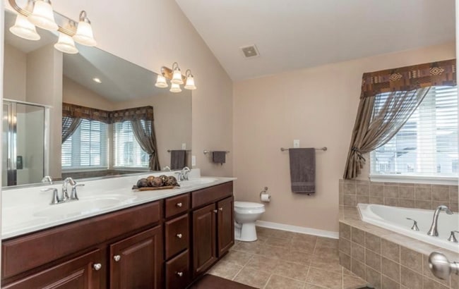 Building Photo - 2112 Lindsey Gabriel Dr