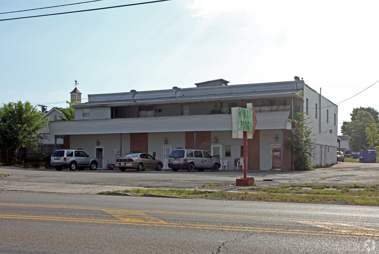 Primary Photo - 35 S Salem Warren Rd
