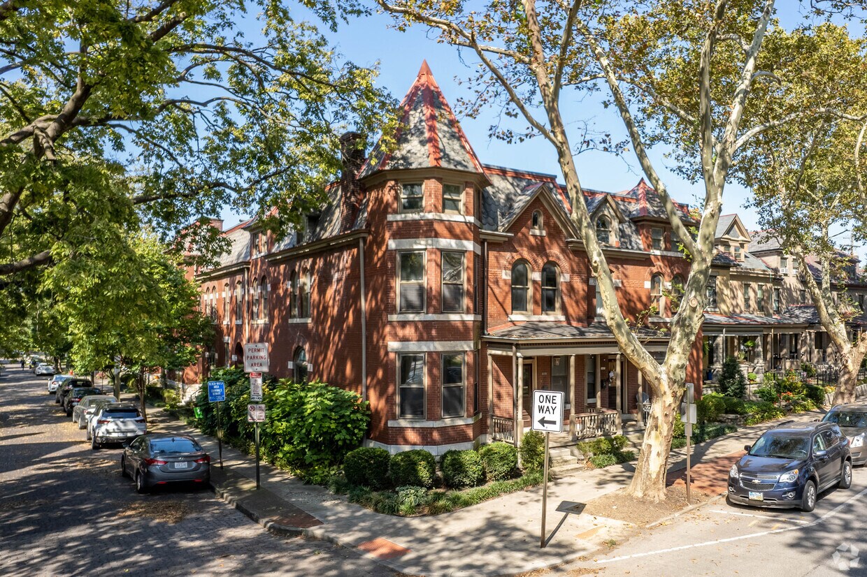 Primary Photo - Victorian Quarters