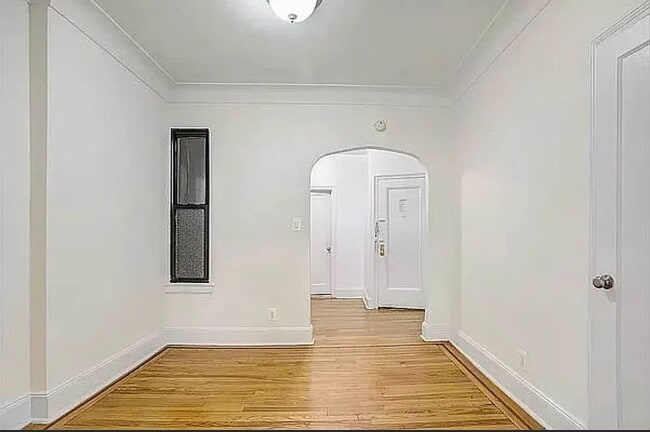 Building Photo - 1606 1st Ave