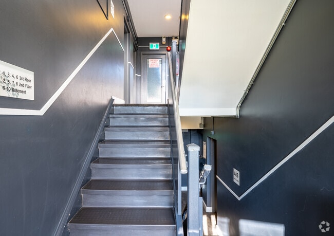 Hall d'entrée - 68 Weber Street & 190 Allen Street