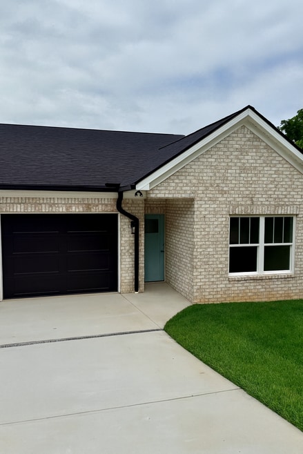 Building Photo - 7413 Westridge Dr