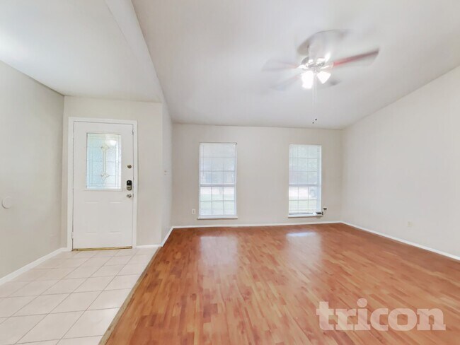 Foto del edificio - 6734 Pickett Dr