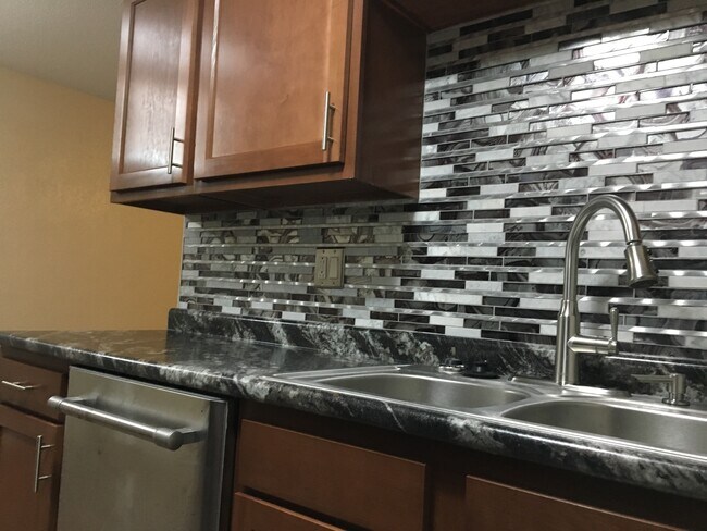 Foto del edificio - 2564 Lisa Dr