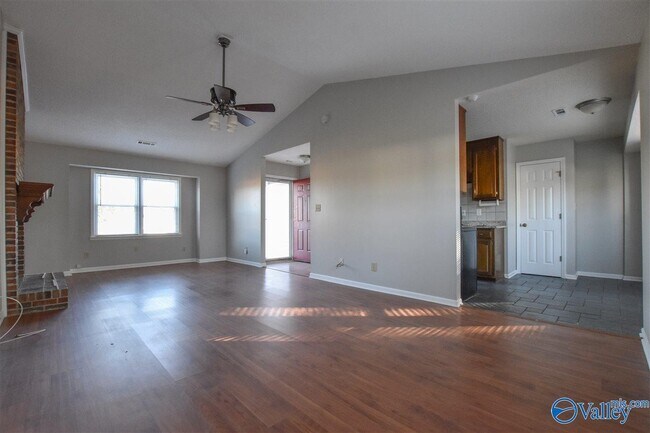 Building Photo - 122 Lewis Ln