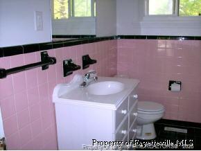 Building Photo - 217 Randolph Ave