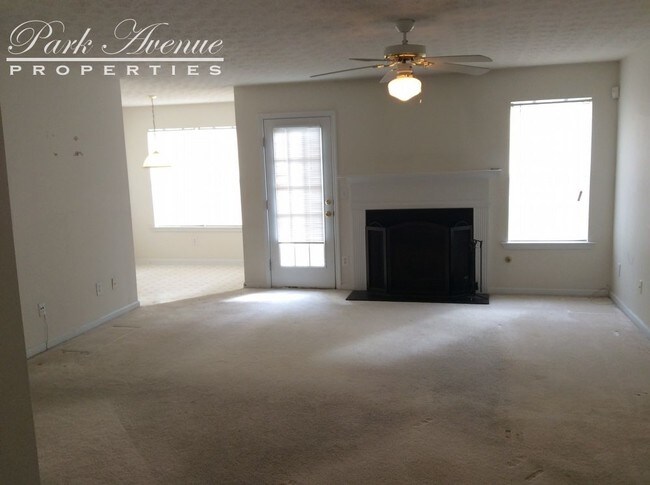 Foto del edificio - 230 Labrea Blvd - Pending Lease