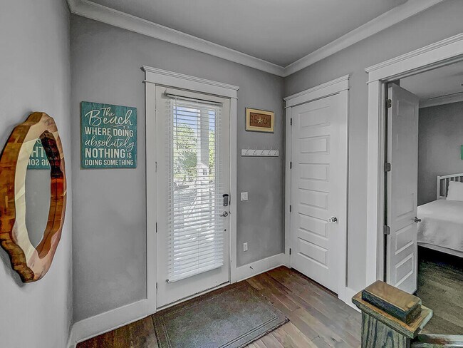 Building Photo - 94 Gulfview Way