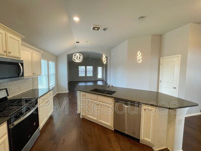Building Photo - 449 Compass Dr