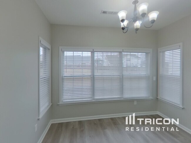 Foto del edificio - 117 Rolling Oak Dr
