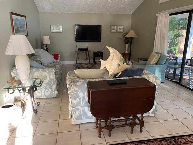 Foto del edificio - 837 Seminole Ln
