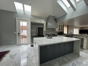 Building Photo - 319 Prospect Dr