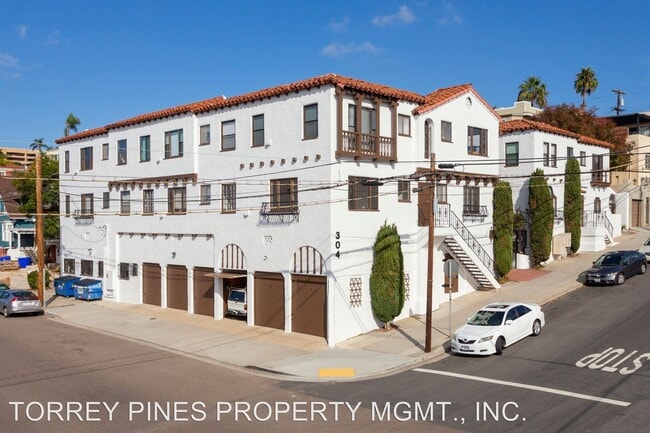 Building Photo - 304 W Ivy St