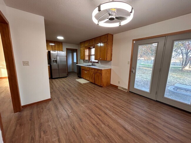 Foto del edificio - 4 Bed 2 Bath Home In Andover!