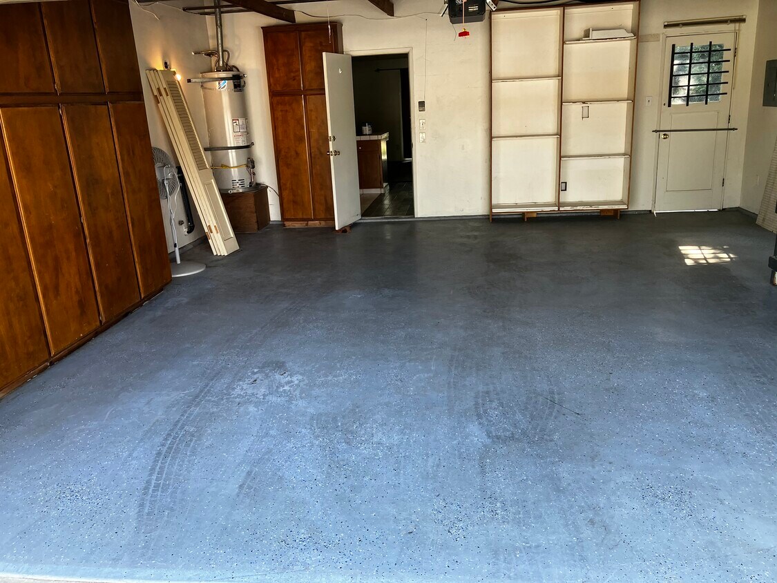 Building Photo - 4709 Summertree Ln