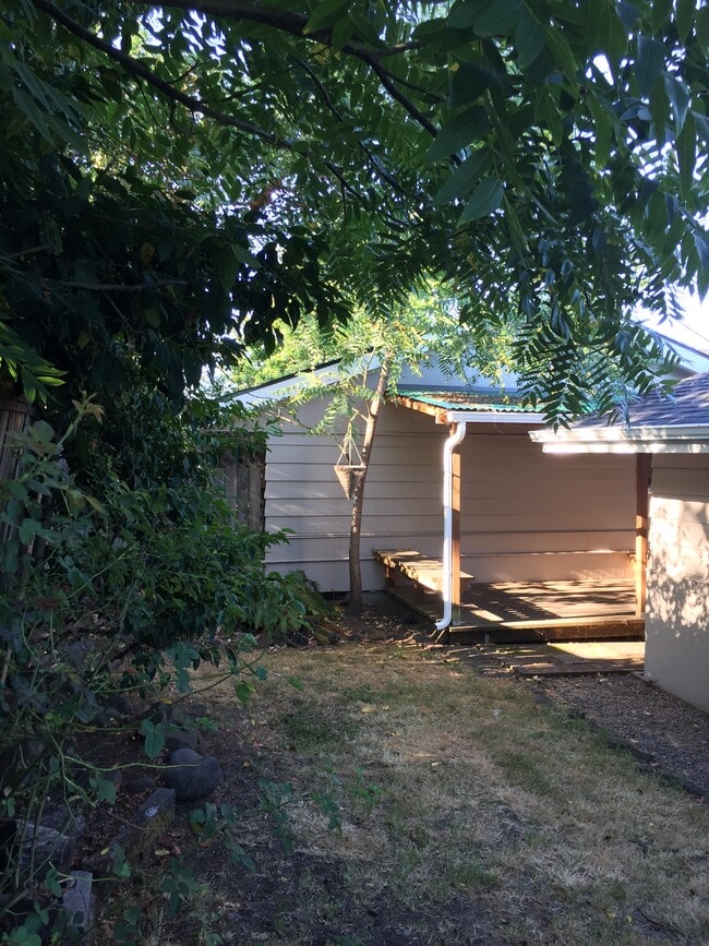 Building Photo - 3073 Alder St