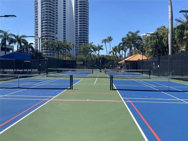 Foto del edificio - 3600 Mystic Pointe Dr