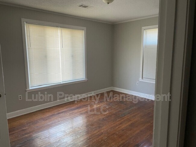 Building Photo - 1715 Warner Ave