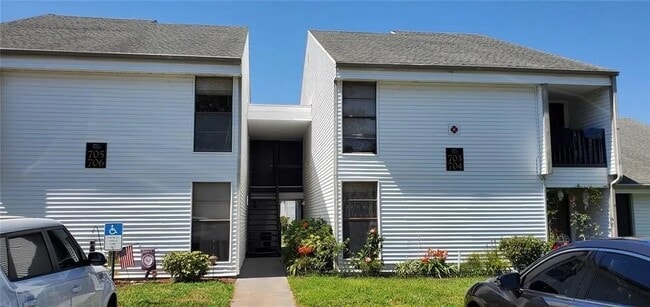 Building Photo - 703 Haven Pl